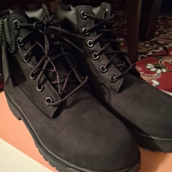 Timberland Dark Leather Ankle Boots - Picture 4 of 4